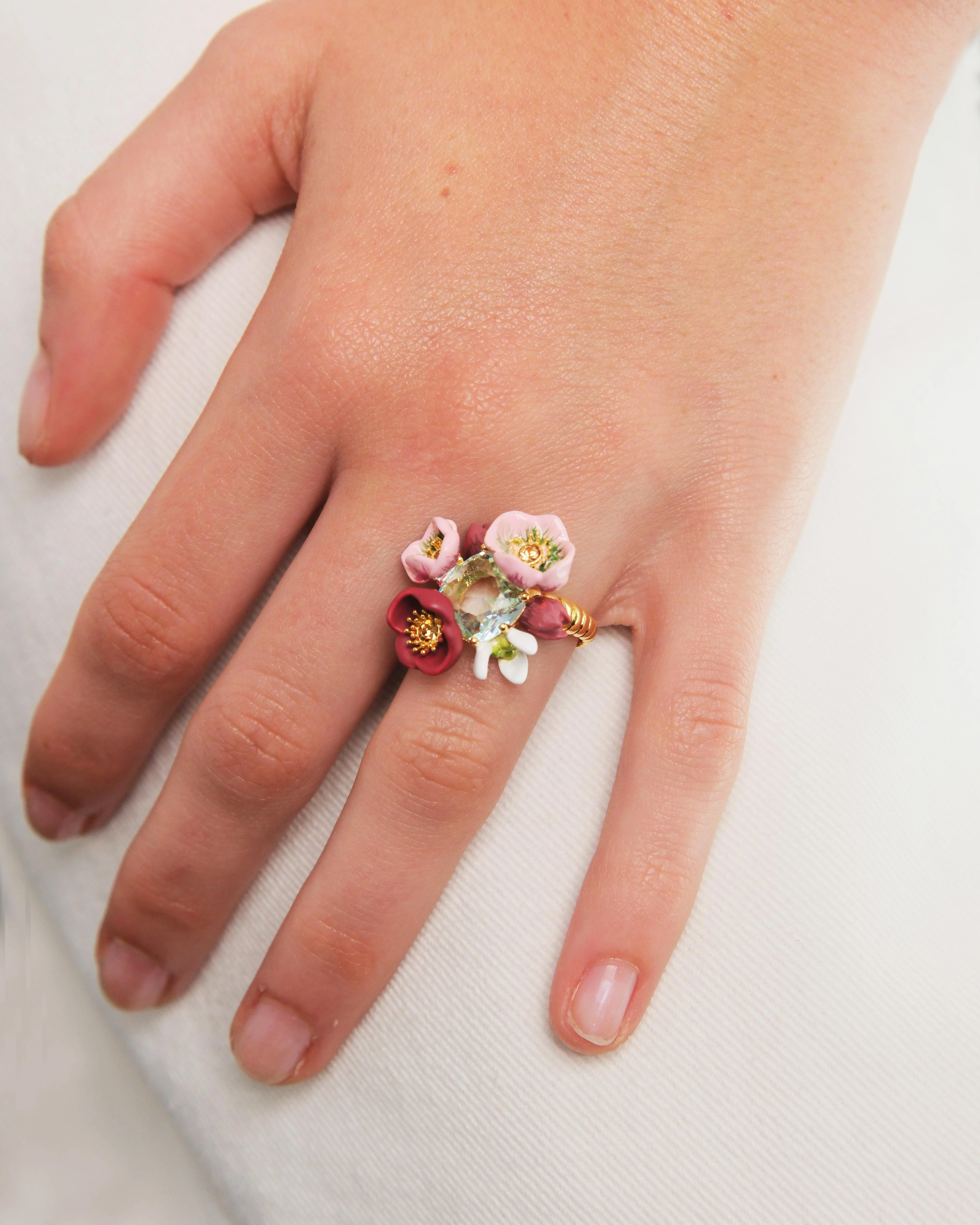 Bague cocktail bouquet de fleurs d'hellébore et pierre facettée - Image 2
