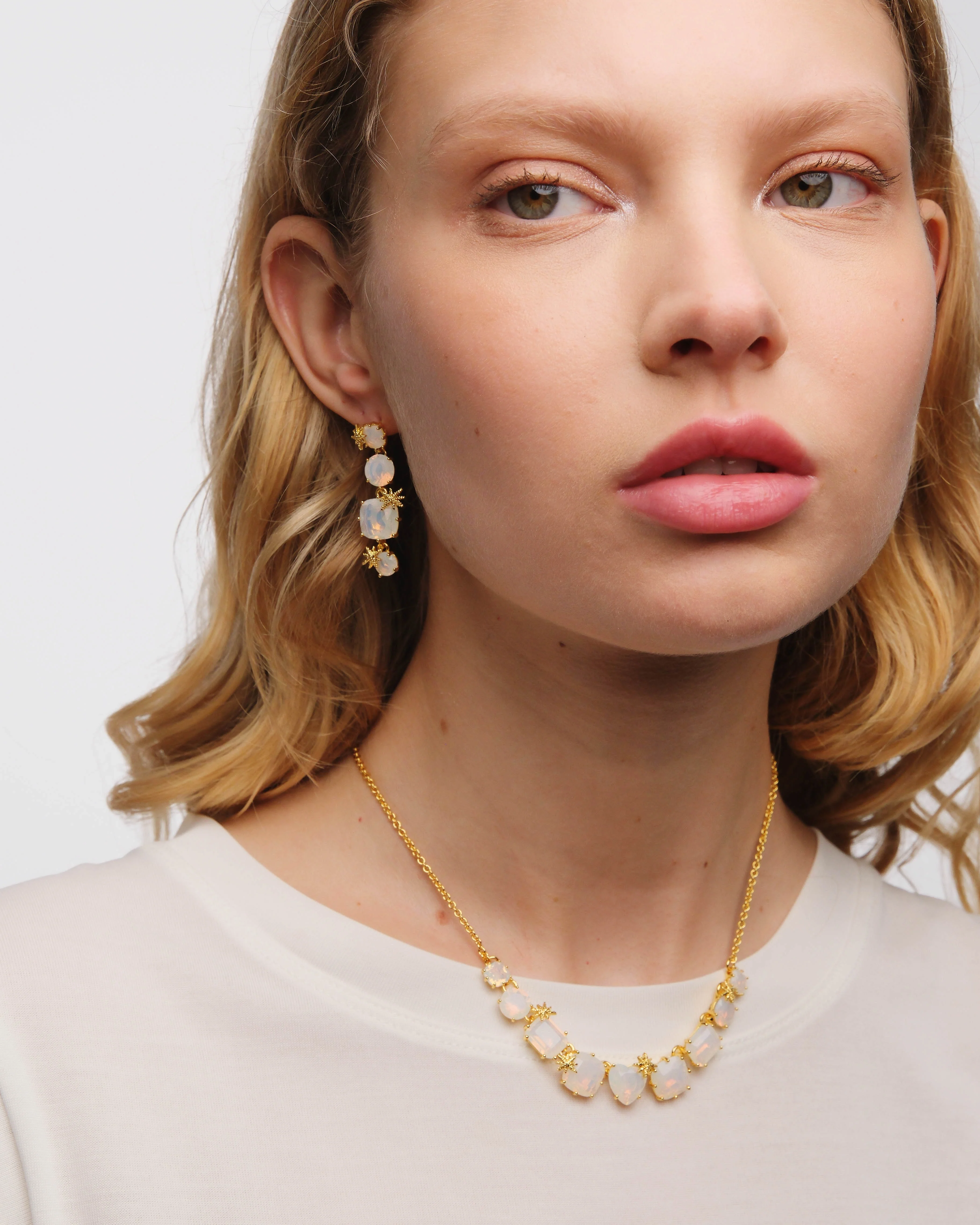 Collier fin neuf pierres La Diamantine blanc opalescent et fines étoiles - Image 2